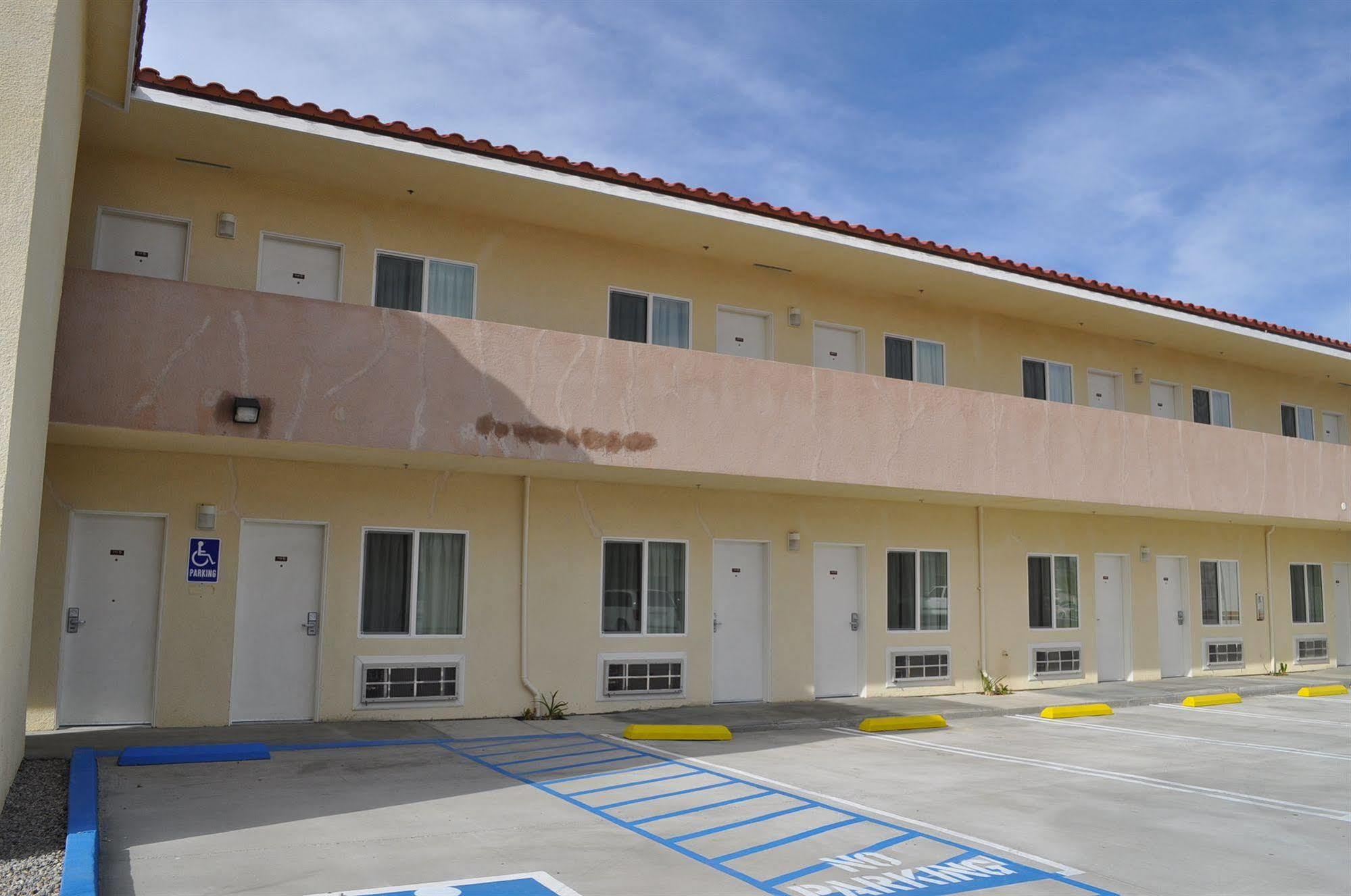 America Inn & Suites Ridgecrest Dış mekan fotoğraf